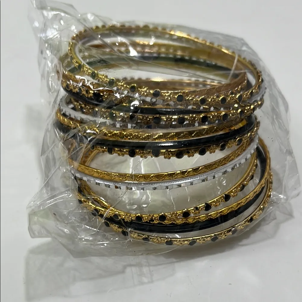 Elegant Gold and Black Bangle Set - Image 11