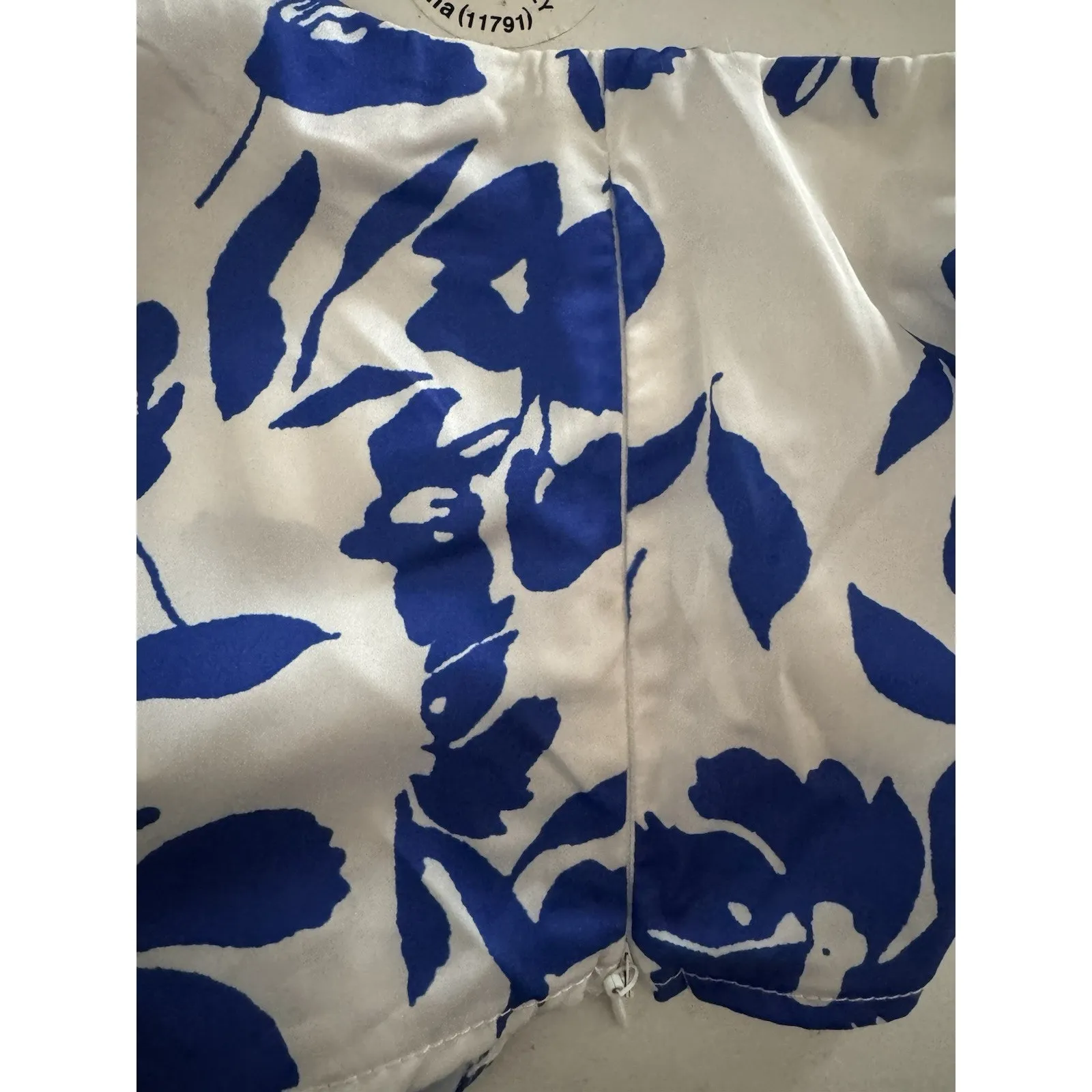 NWT Petal And Pup White Blue Floral Satin Crop Top Women’s Size Small - Image 5