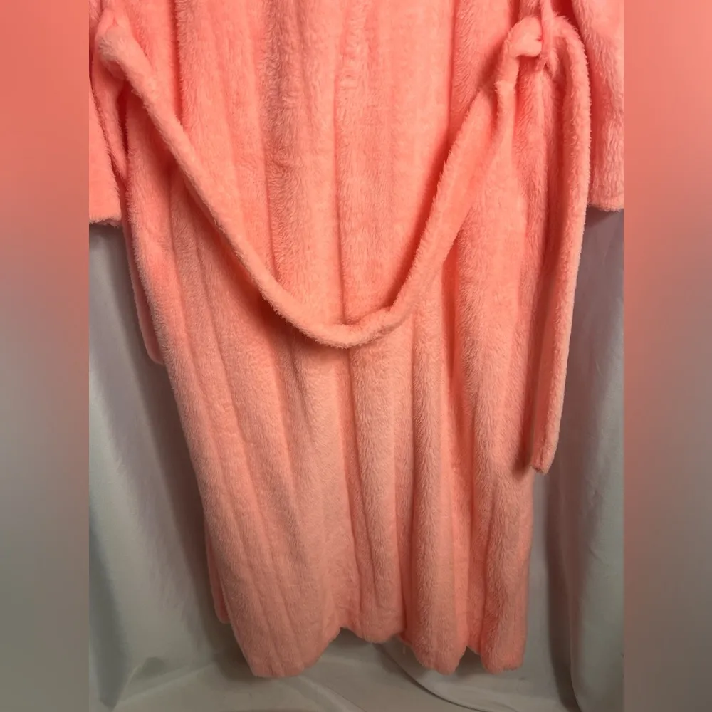 Vintage 1970’s Evelyn Pearson Long Robe Pink Belt Faux Fur Chevron Tie Size M Size M - Image 9