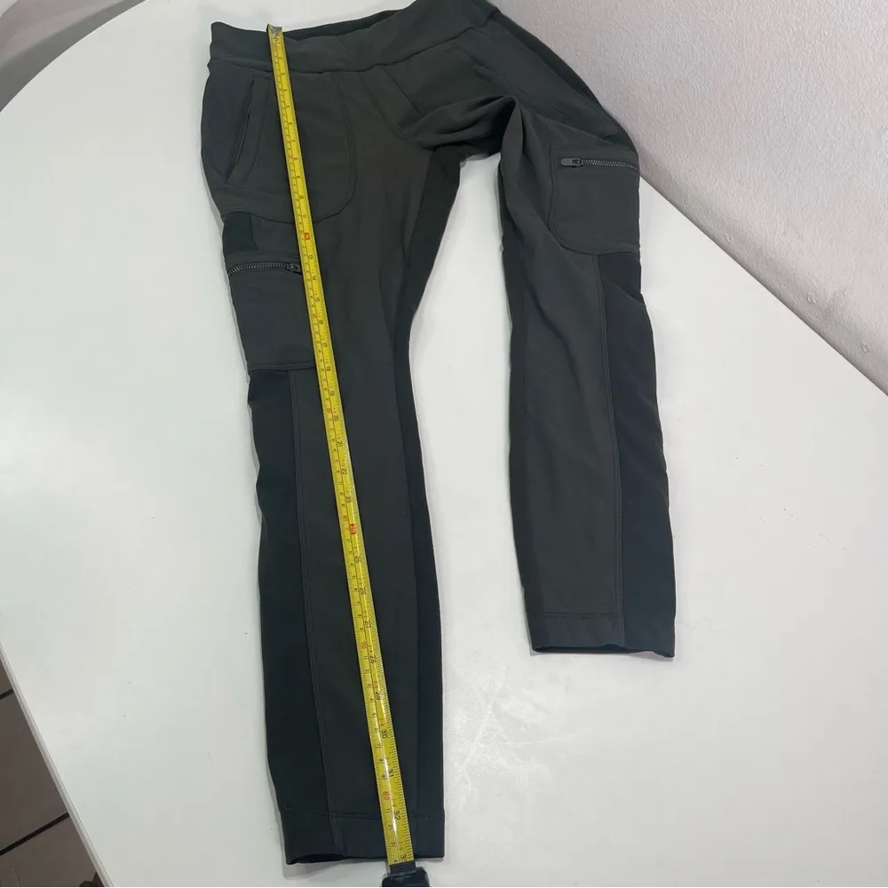 Athleta Women 4P Forrest Green Hybrid Cargo Pants Stretch Leggings Active Multi - Image 4