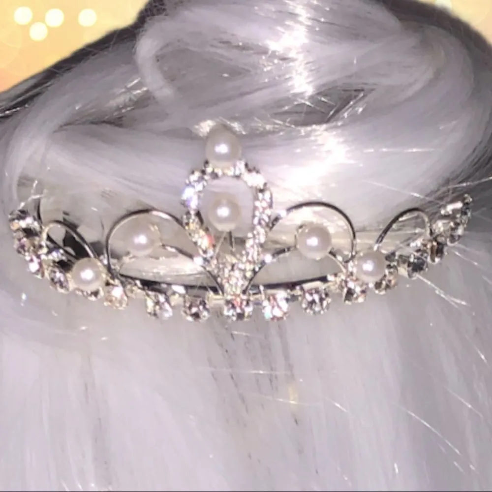 NWT! Silver rhinestone and Pearl tiny tiar… Silver - Image 5