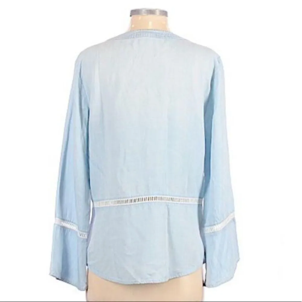 Cloth & Stone Anthropologie Chambray Light Wash Blue Bell Sleeve Blouse Small - Image 7