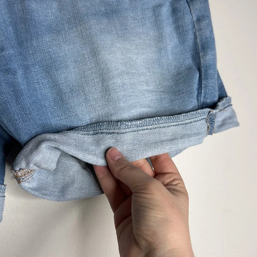 7 For All Mankind Women's light wash Denim Mid Roll Shorts Size 26 - Image 5