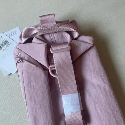 Lululemon Fast Track Bag 2.0 9L - Pink Haze - $88 New With  display picture 1