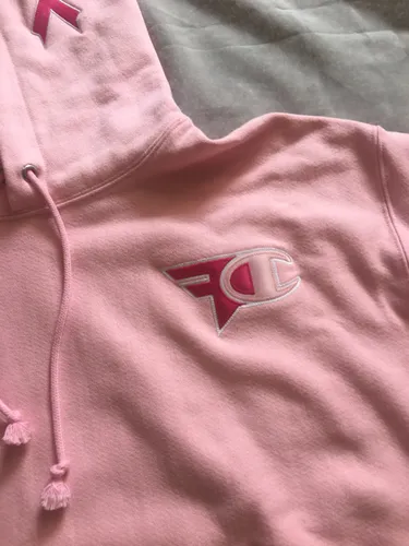 Champion FaZe Clan x Pink sweater Size XL 295 26 Off Retail New With Tags From Isabel