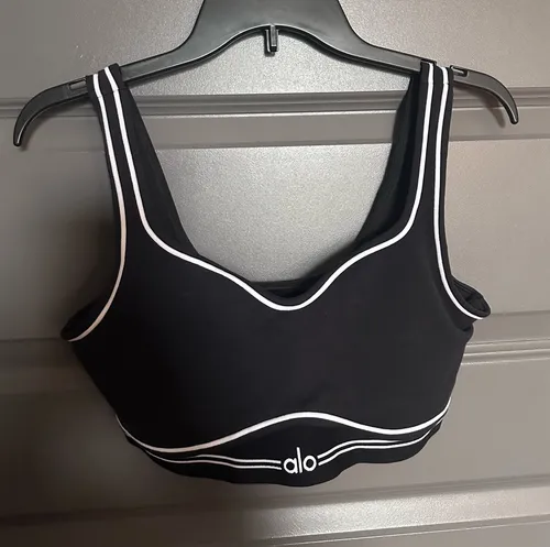 Alo Yoga Airbrush Heart Throb Bra size Medium - new without tags