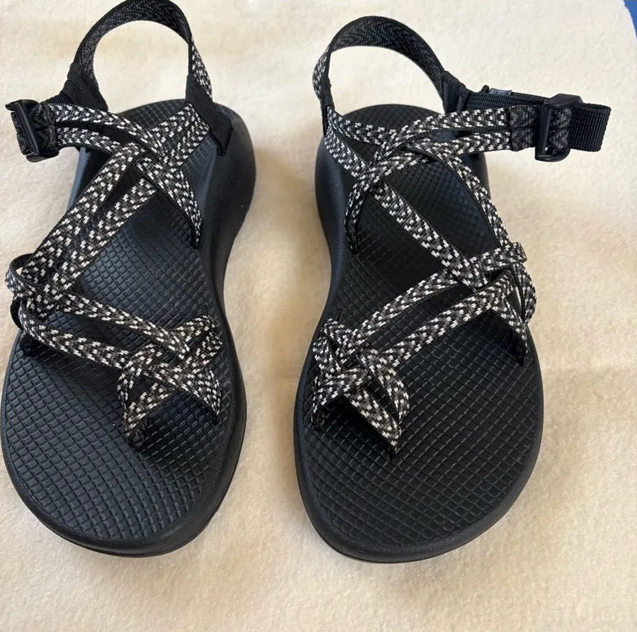 Chaco Black Strappy Women's Outdoor Sandals Size W9