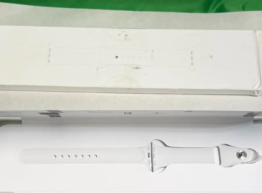 Sport Band for Apple Watch Series 8 White 41MM M/L Open Box #260189