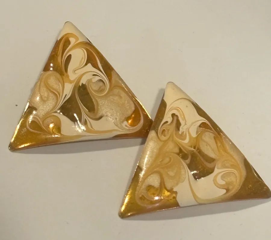 Vintage 1970s Gold Plated Cream Beige Enameled Swirl Triangle Pierced Earrings
