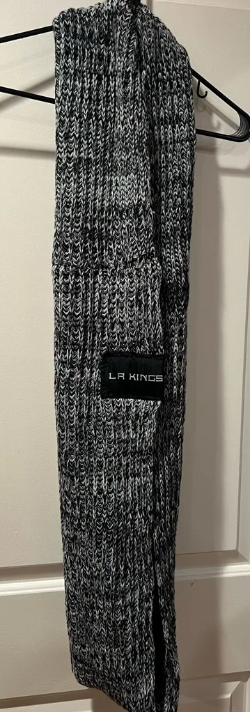 NHL LA Kings Black and White Infinity Scarf