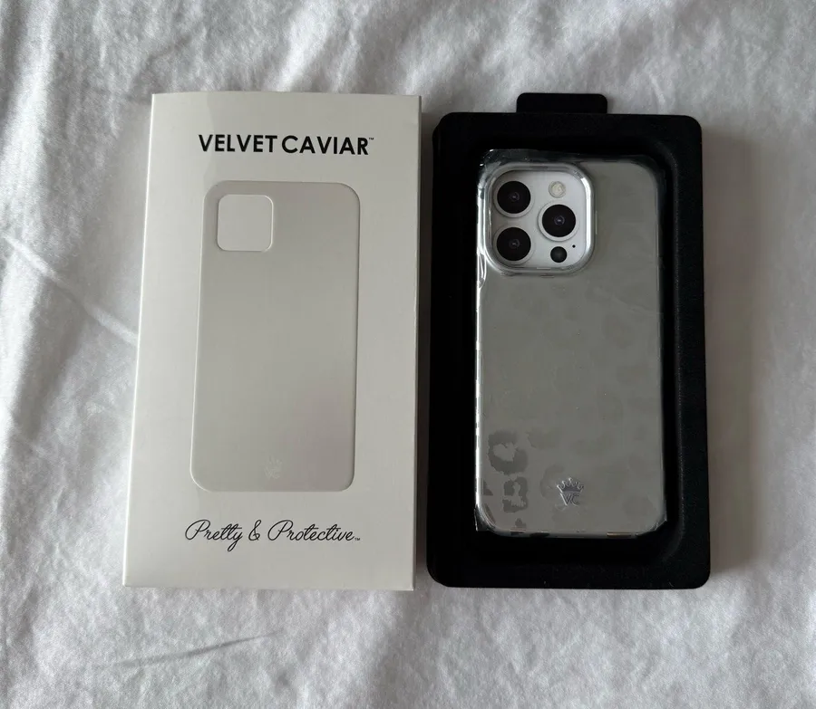 Silver Chrome Leopard MagSafe iPhone 15 Pro Phone Case