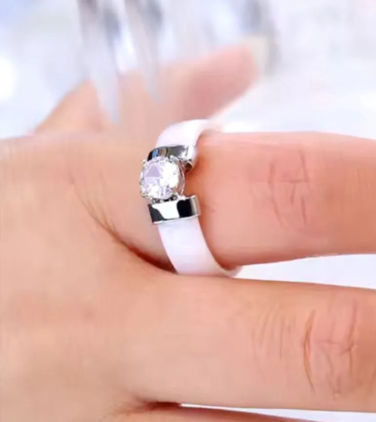 NEW 1Ct Solitaire Synthetic Diamond White & Silver Ceramic Ring Size 8
