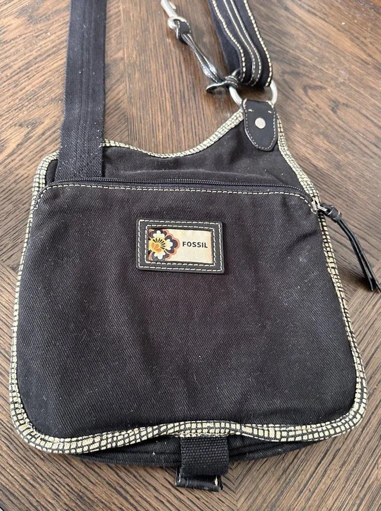 Fossil Black Crossbody Canvas Bag Embroidered Floral Patch & Adjustable …