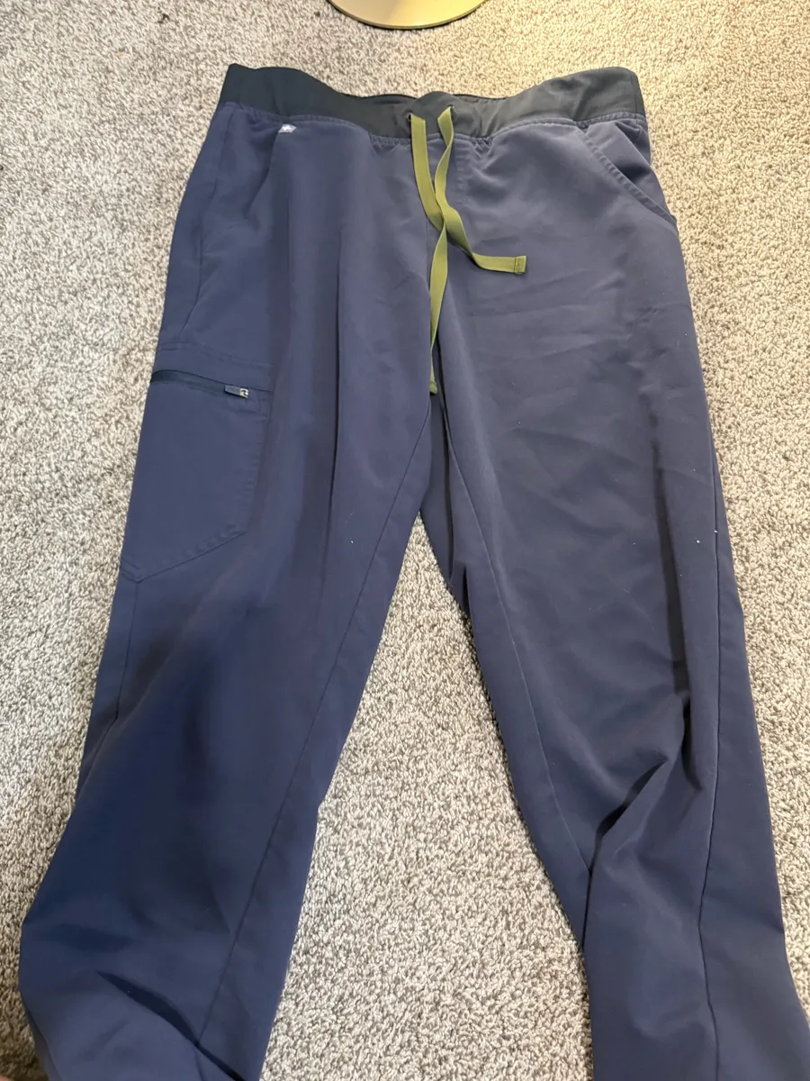 FIGS Technical Collection Pants