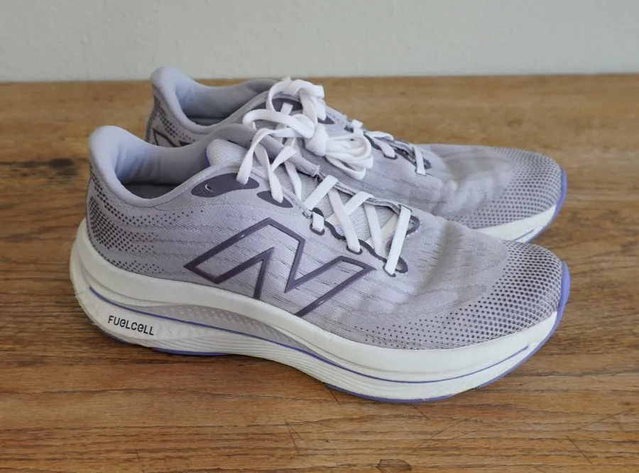 New Balance FuelCell Propel v4 Womens Size 9.5 Running Shoes Purple White