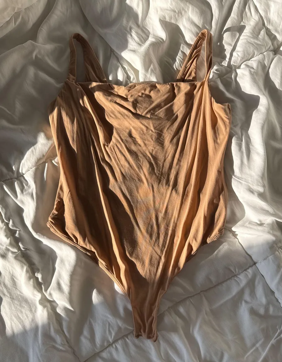 SKIMS Bodysuit Seamless Thong beige XL