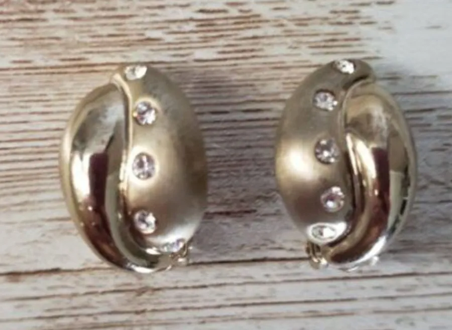 Vintage Clip On Earrings