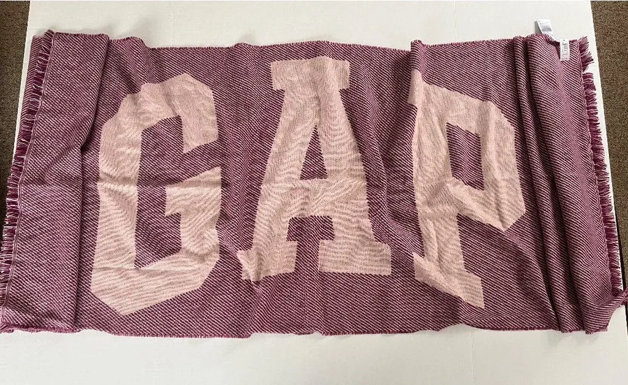 NWT One Size Gap Printed Fringe Scarf Wine Color Logo