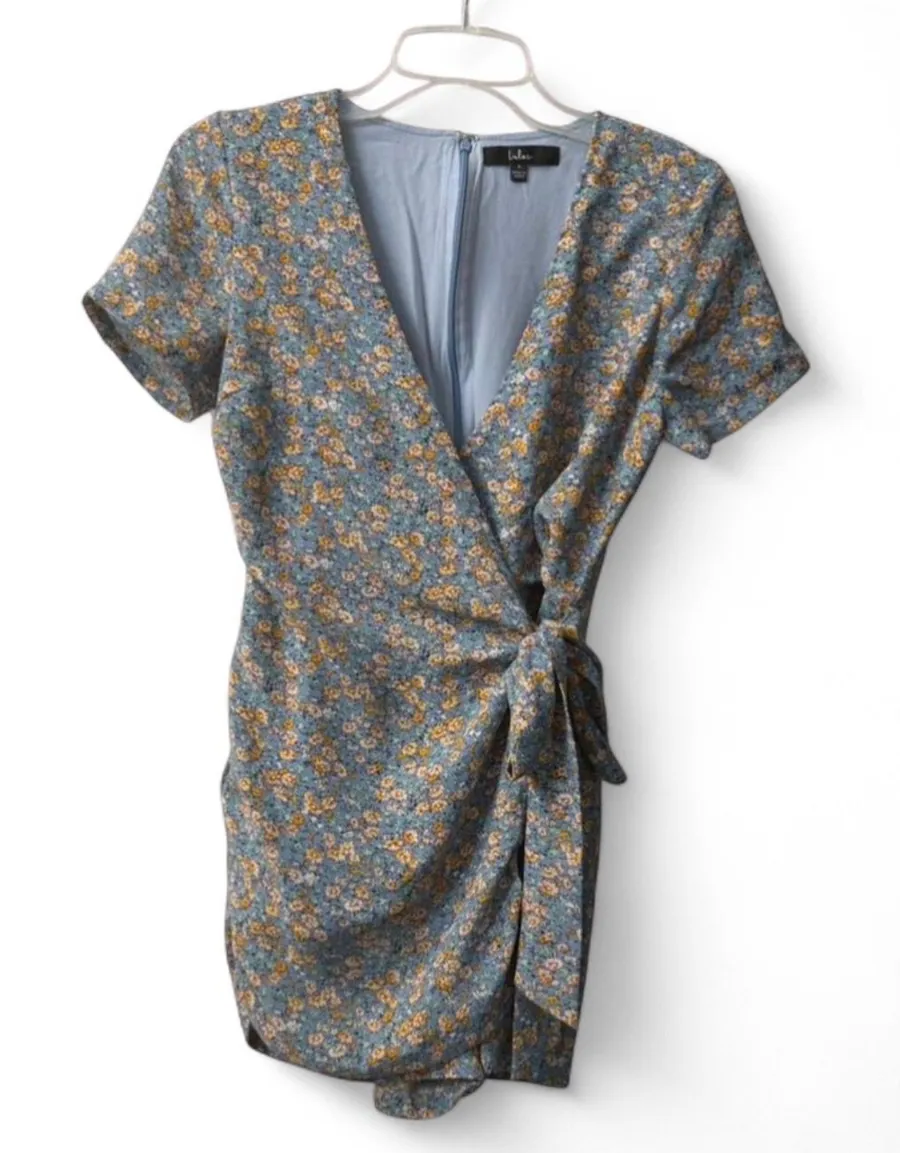 Women’s Lulus Blue Floral Wrap Tie Waist Romper Small