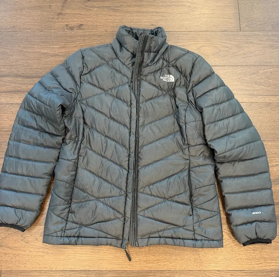The North Face Women's Black Quilted Puffer Jacket Size Medium - C27-140