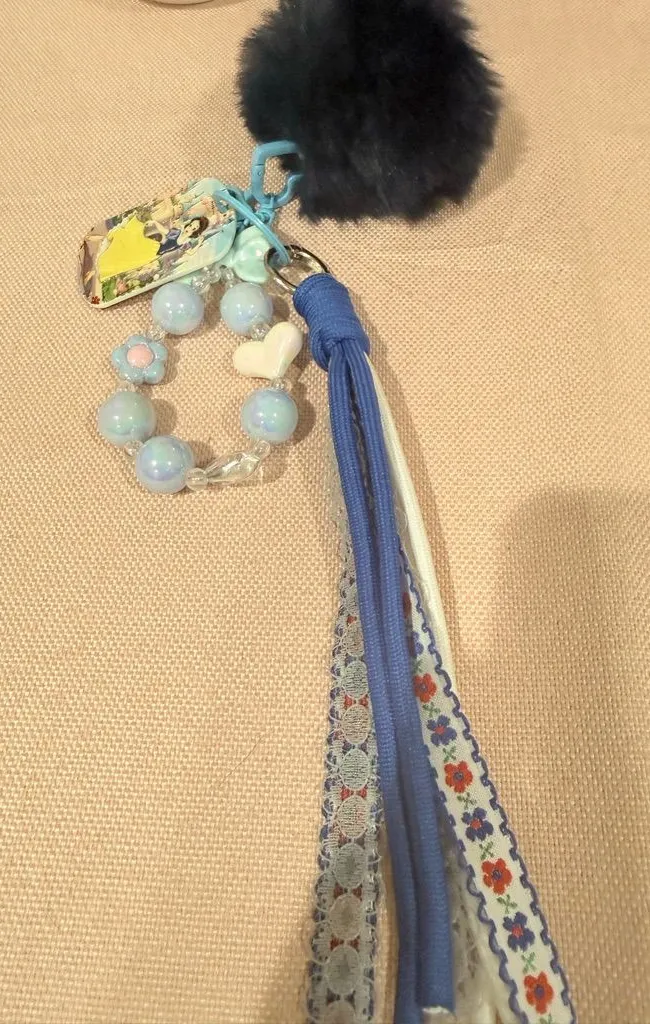 2/20 Blue Pom