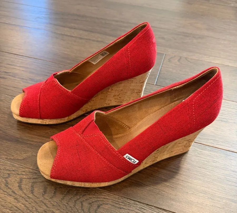 TOMS Women's Classic Wedge Sandals Size 9.5 in Red - C67-038