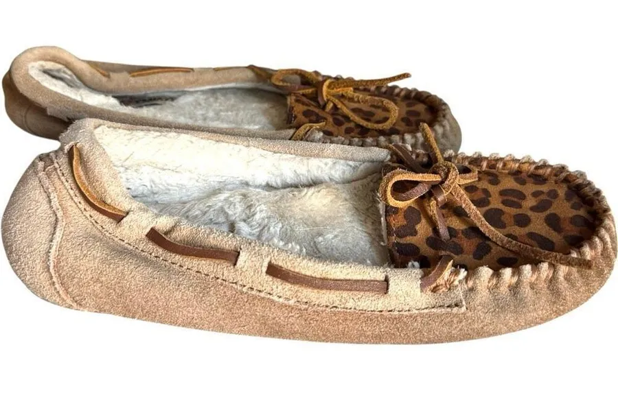 Womens Buckle Minnetonka Leopard Sally Moccasin Leather Slippers - Sz 7