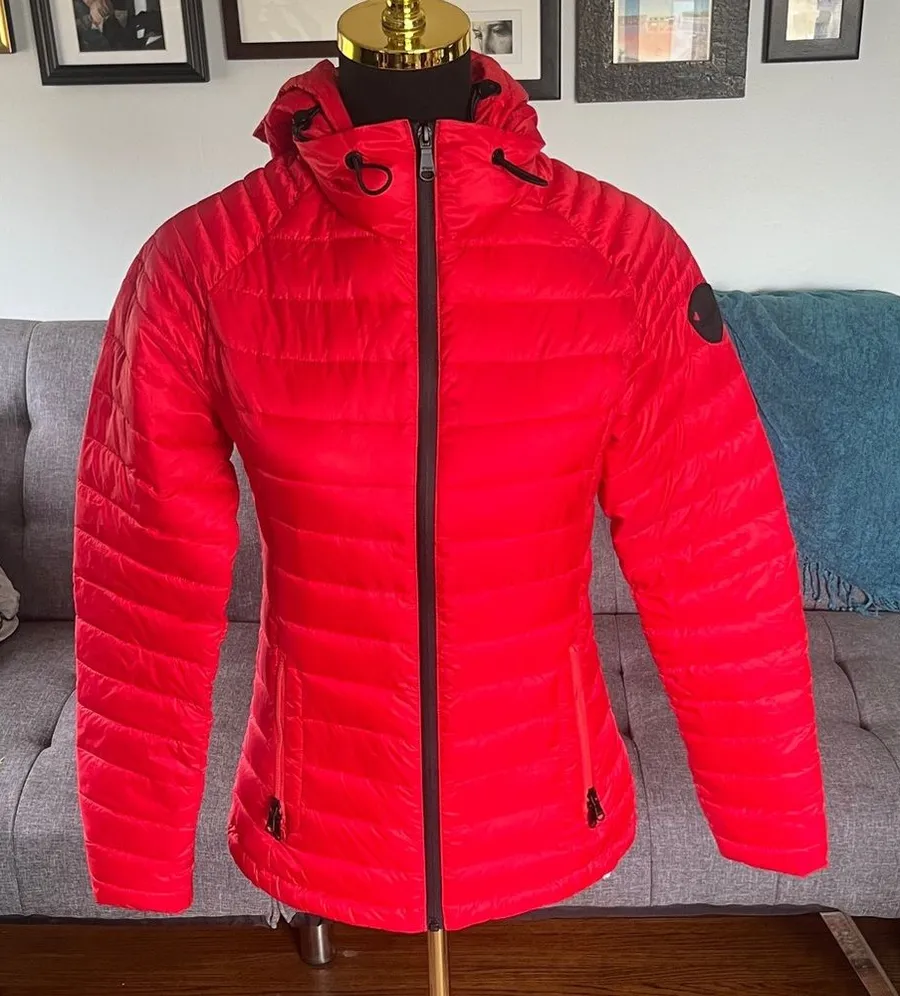 New without tags Women's Pajama Red Puffer Jacket "Aurora" size XS