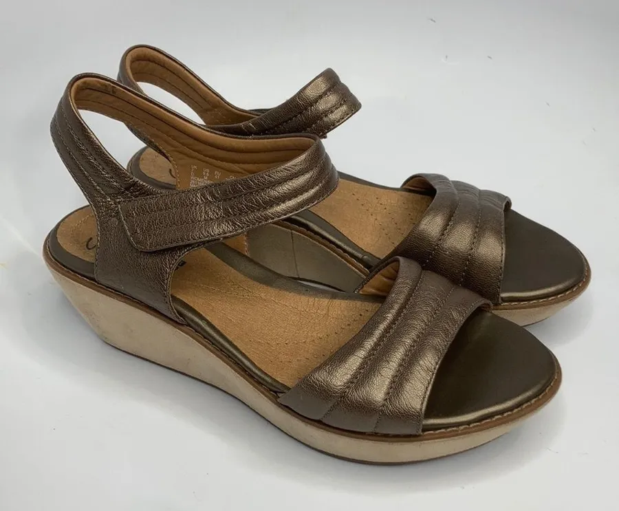 Clarks Hazelle Alba wedge Sandals bronze size 9.5