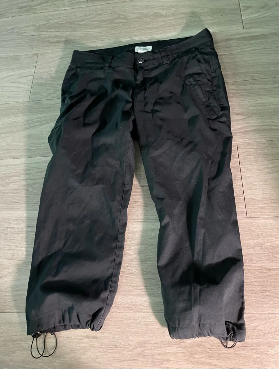Magellan Outdoors Black Women's Capris with Drawcord Hem