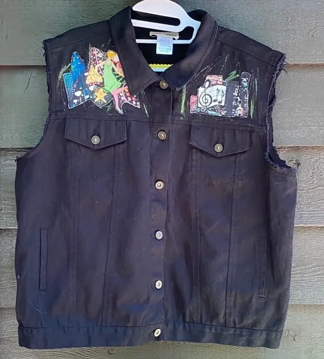 Jane Elissa unique cut off sleeves Patch vest black denim jacket size xl