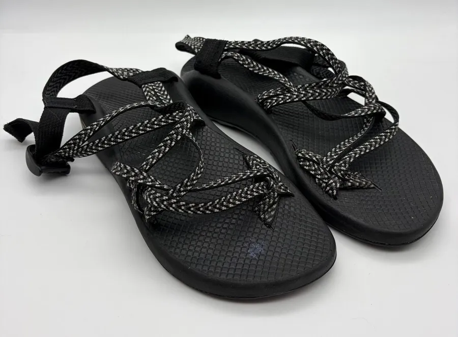 Chaco Z/Cloud 2 Women 9 Sandals Black White Double Strap Toe Loop Sport Hiking