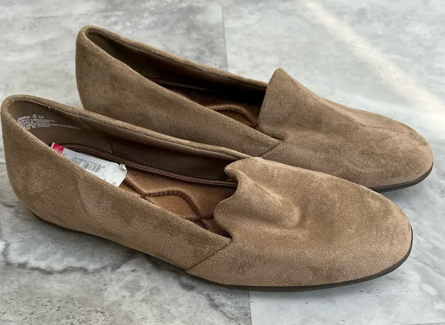 Baretraps Janine Flat Loafers Women's Microfiber W/ Memory Foam Size 8 Brown
