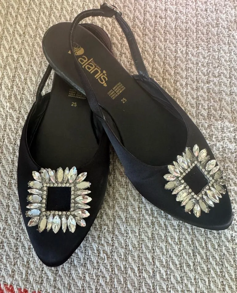 Alanis Black Crystal