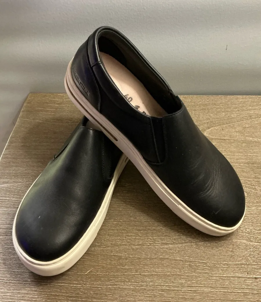 Birkenstock Oswego Size 40 Black Leather