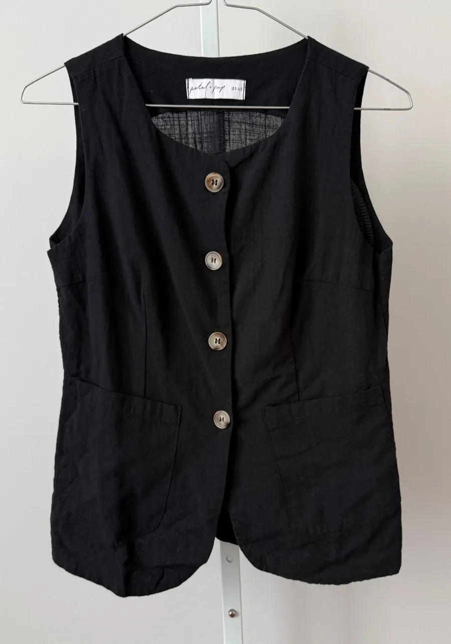 Petal and Pup sz 4 Black Cotton Button Front Vest Top Pocketed NWOT Preppy