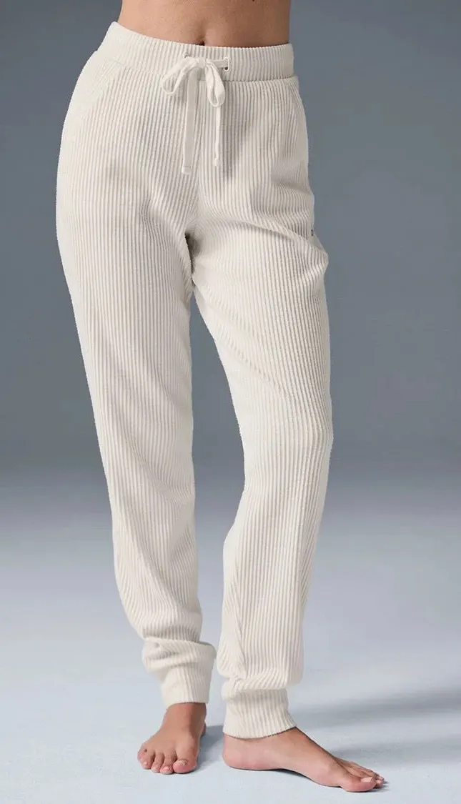 ALO YOGA | XXS MUSE SWEATSHIRT IN IVORY RIBBED JOGGER HIGH RISE ANKLE