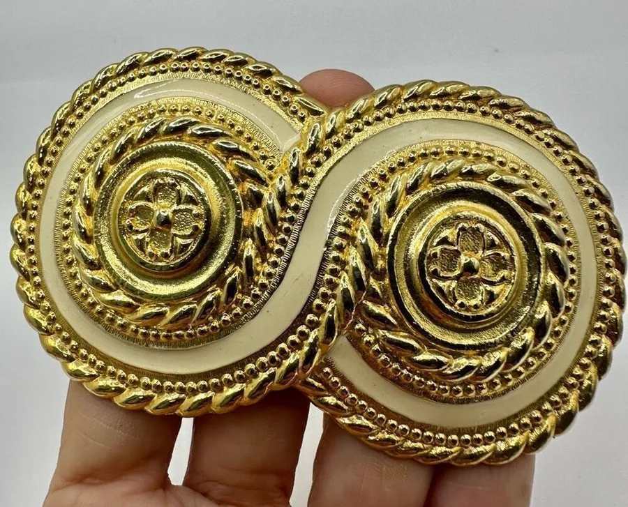 Day lor gold tone belt buckle