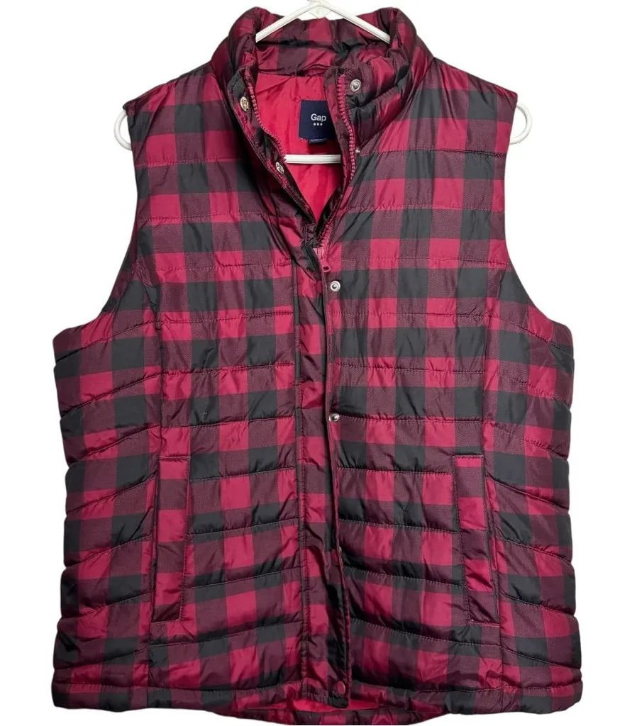 GAP Red and Black Buffalo Plaid Puffer Zipper Button Closure Vest Sz L