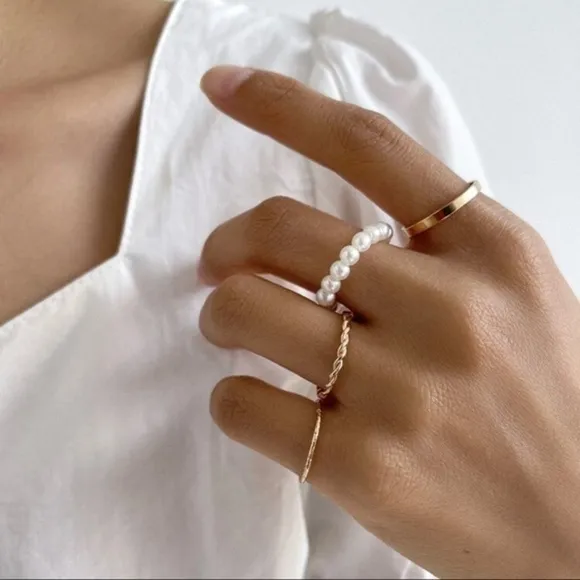 3/$30 ๐ 4pcs Dainty Ring Set Gold