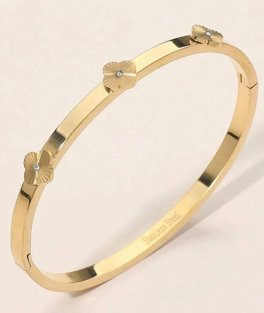 Stainless Steel Center Quatrefoil Station Hinged Bangle Bracelet Gold