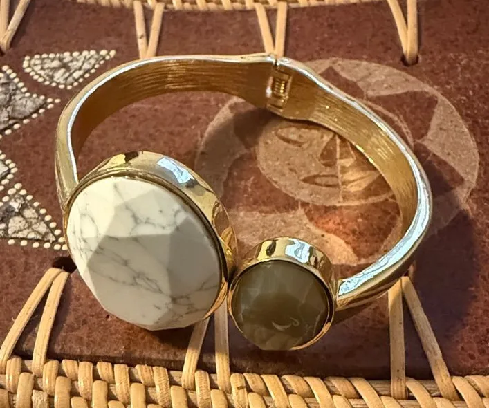 Ann Taylor Gold Bracelet with White Marble and Olive Stones