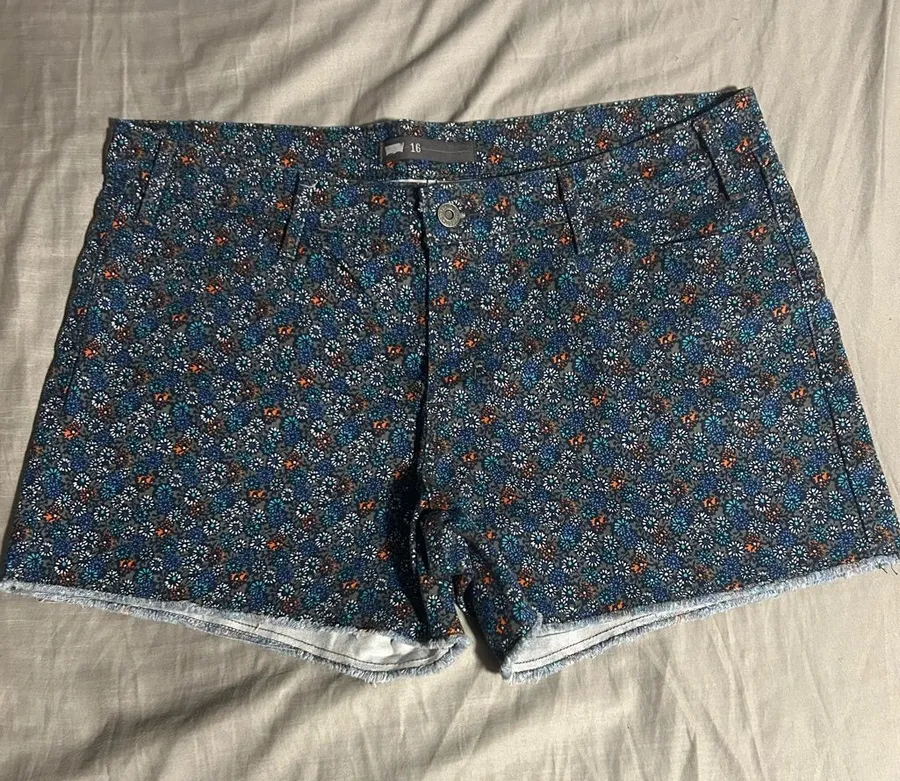 Levi's Blue Floral Print Denim Shorts Size 16