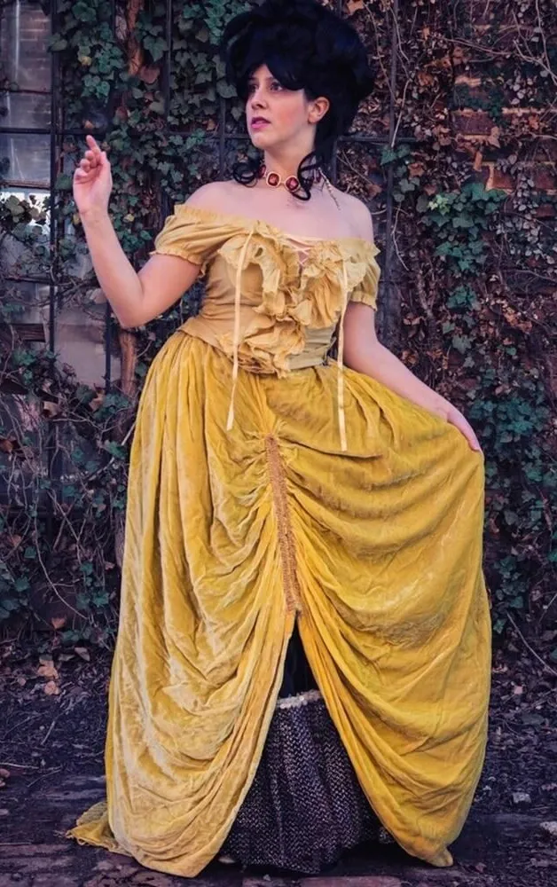 Queen Charlotte Yellow Outlander theater costume Size M