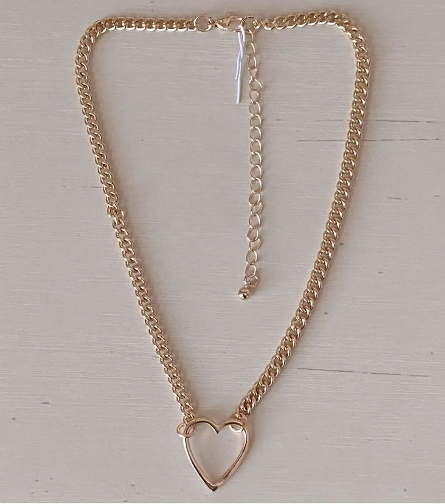 NWOT 14” gold toned heart necklace