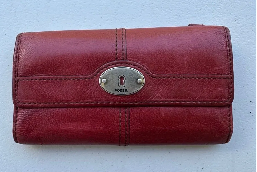 Vintage Fossil Maddox Red Genuine Cowhide Leather Trifold Organizer Wallet