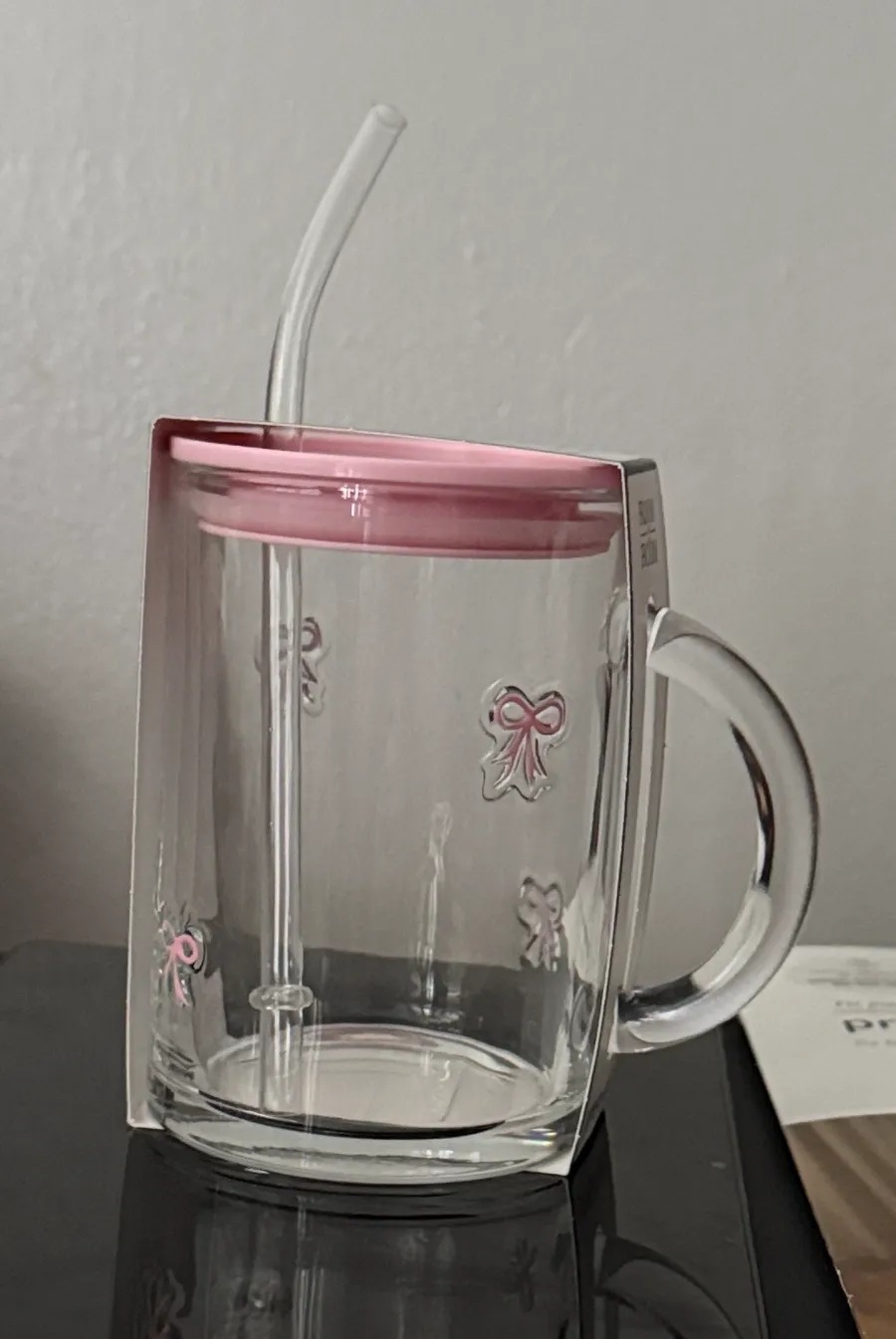 Pink Bows Glass Mug: Coquette Daisy Cup with Lid & Straw