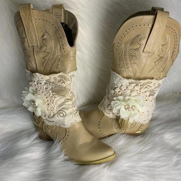 Handmade Womens White Floral Beaded Removable Boot Band One Size Boot Cuff