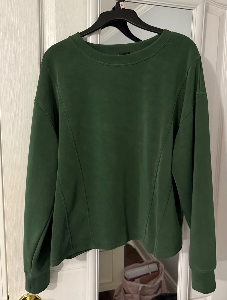 Buckle Pullover