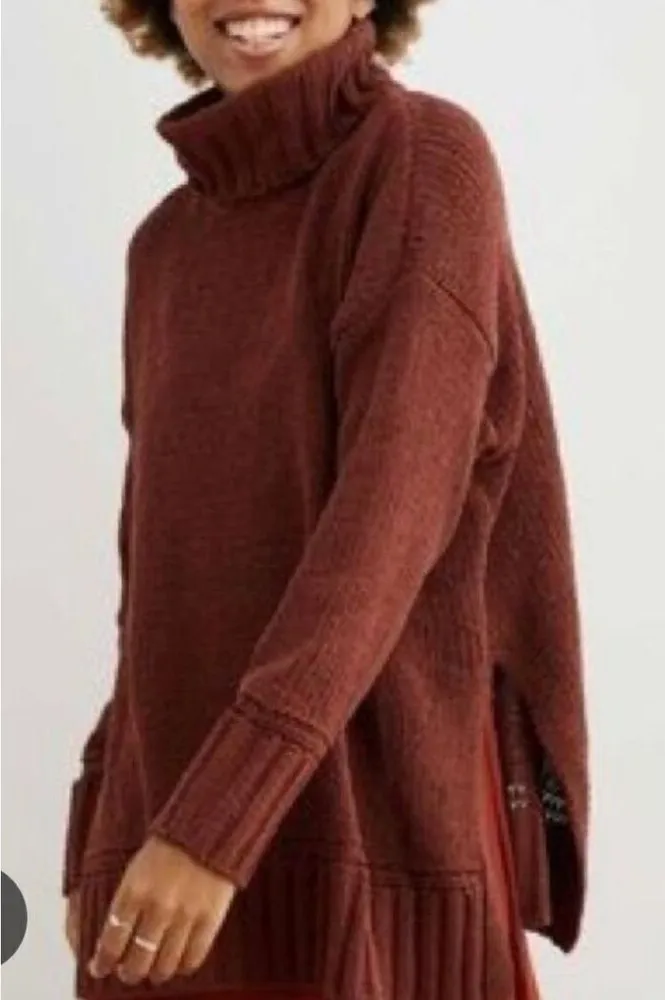 Aerie burgundy chunky knit cozy turtleneck sweater small